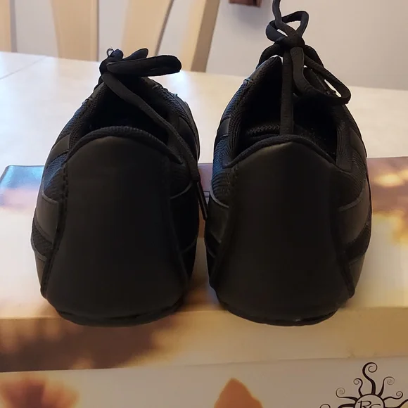 Worn once! Zumba Shoes - Picture 4 of 5